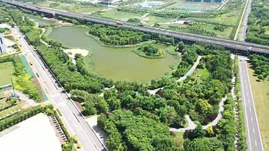 4K航拍视频天津滨海新区中新生态城印象堤视频的预览图